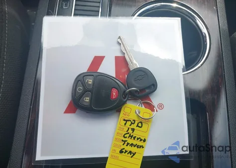 2017 Chevrolet Traverse 1Lt из США, поврежденный, VIN 1GNKVGKD7HJ261755